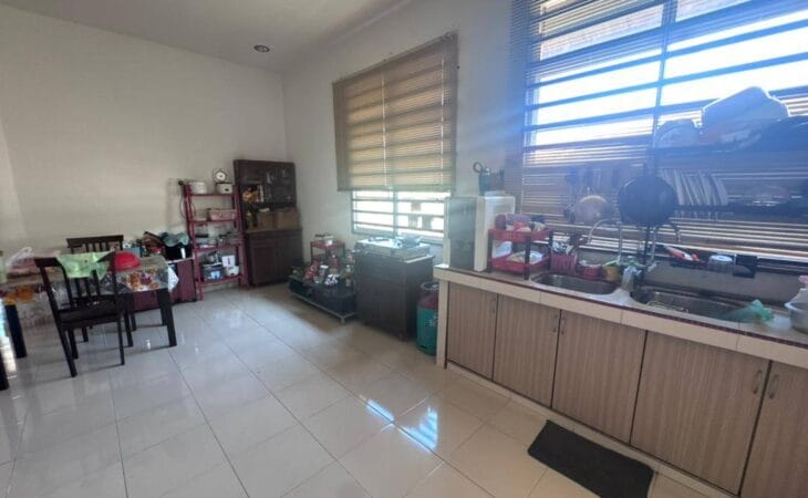 Lokasi strategik rumah Sungai Karang Damai berdekatan TMG Mart dan Pantai Batu Hitam.